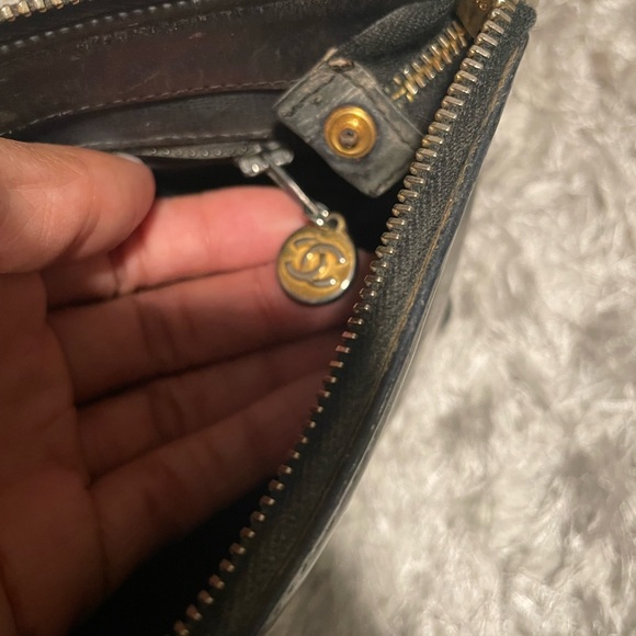 Vintage Chanel cosmetic pouch - Picture 8 of 11